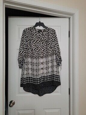 New Directions Relax Fit Animal Print Button Down Lightweight Tunic Size M
